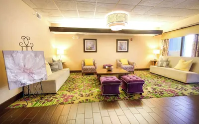 Photo 4 - Hampton Inn Flemington