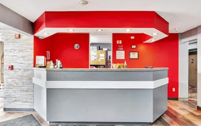Photo 4 - Ramada Limited Bloomington IL I-74/I-55