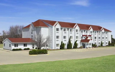 Ramada Limited Bloomington IL I-74/I-55