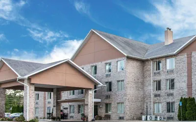 Photo 2 - Comfort Inn Whitehall near Michigan's Adventure