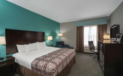 Photo 4 - La Quinta Inn & Suites by Wyndham Knoxville East