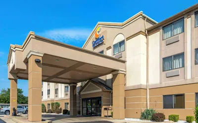 Photo 2 - Comfort Inn & Suites Jackson North