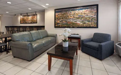 Photo 4 - Microtel Inn & Suites by Wyndham Ann Arbor