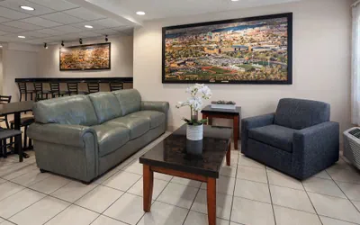 Photo 5 - Microtel Inn & Suites by Wyndham Ann Arbor