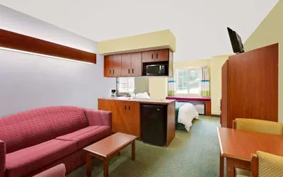 Photo 3 - Microtel Inn & Suites by Wyndham Thomasville/High Point/Lexi