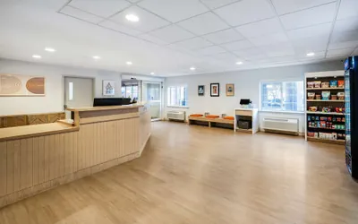 Photo 4 - Sonesta Simply Suites Jersey City