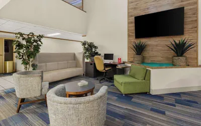 Photo 4 - Quality Inn & Suites Altoona