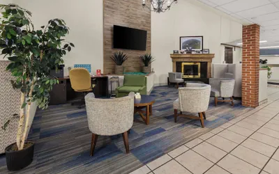 Photo 2 - Quality Inn & Suites Altoona