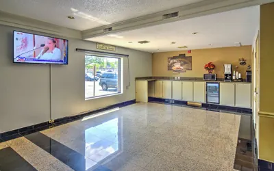 Photo 3 - Motel 6 Libertyville, IL