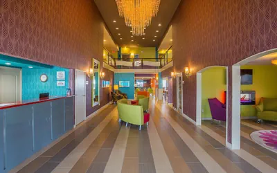 Photo 3 - Clarion Inn & Suites Evansville Eastland Area