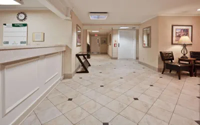 Photo 5 - La Quinta Inn & Suites by Wyndham Tampa Fairgrounds - Casino