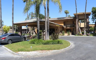 Photo 2 - Empire Inn