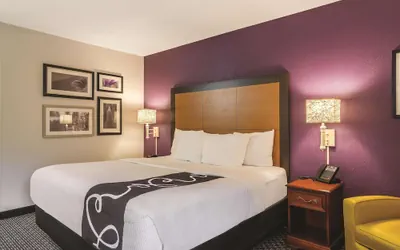 Photo 5 - Wingate by Wyndham Brunswick GA / I-95