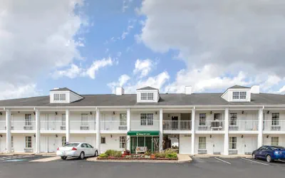 Photo 2 - Quality Inn Jesup