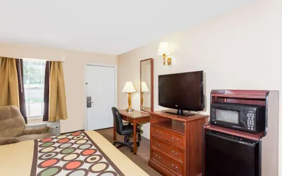 Photo 3 - Super 8 by Wyndham Statesboro