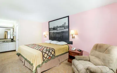 Photo 5 - Super 8 by Wyndham Statesboro