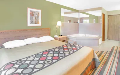 Photo 5 - Super 8 by Wyndham East Moline