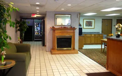 Photo 3 - Super 8 by Wyndham Logansport