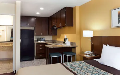 Photo 5 - Days Inn by Wyndham Mission Valley/SDSU