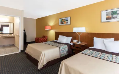 Photo 3 - Days Inn by Wyndham Mission Valley/SDSU