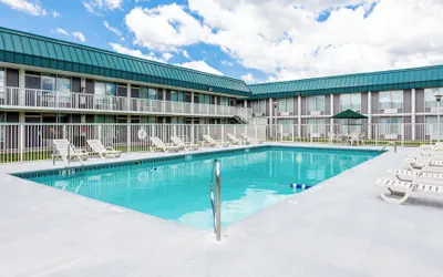 Photo 2 - Red Roof Inn & Suites DeKalb