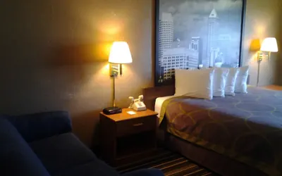 Photo 4 - Super 8 by Wyndham Plymouth