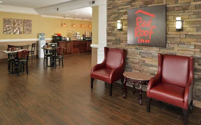Photo 4 - Red Roof Inn Dalton