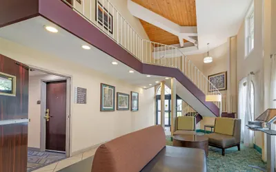 Photo 3 - Best Western Plus The Inn at Hampton