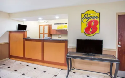 Photo 3 - Super 8 by Wyndham Harrisonburg