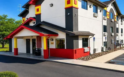 Photo 2 - Super 8 by Wyndham Lexington Park/California Area