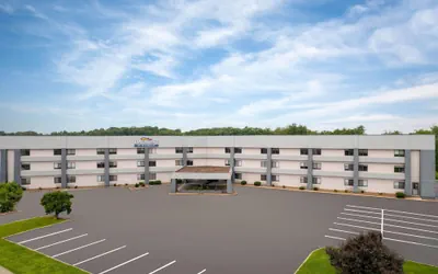 Photo 2 - Baymont by Wyndham Columbia, MO