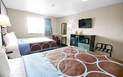 Photo 2 - Super 8 by Wyndham Kenosha/Pleasant Prairie