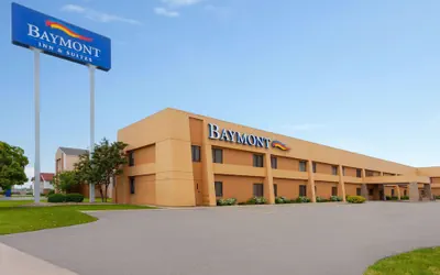 Photo 2 - Baymont by Wyndham Green Bay