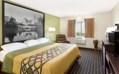 Photo 2 - Super 8 by Wyndham Norfolk