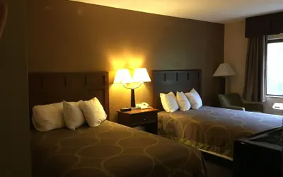 Photo 2 - Super 8 by Wyndham Manchester Airport