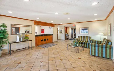 Photo 4 - La Quinta Inn & Suites by Wyndham Albuquerque Journal Ctr NW