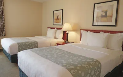 Photo 2 - La Quinta Inn & Suites by Wyndham Albuquerque Journal Ctr NW