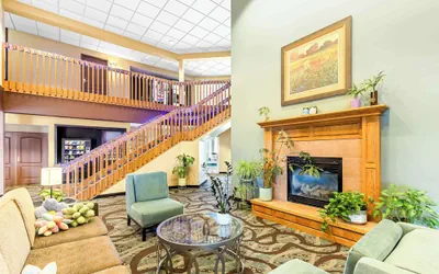 Photo 4 - Best Western Holiday Manor