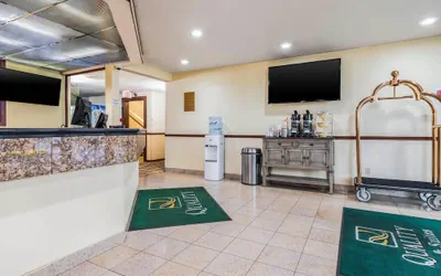 Photo 3 - Quality Inn & Suites Lacey Olympia