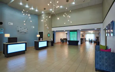 Photo 2 - Holiday Inn Express & Suites Birmingham South - Pelham by IHG