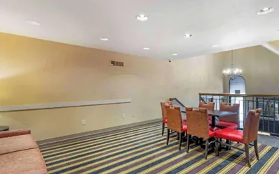 Photo 5 - Studio 6 Extended Stay - St Louis, MO - Westport/Craig Road