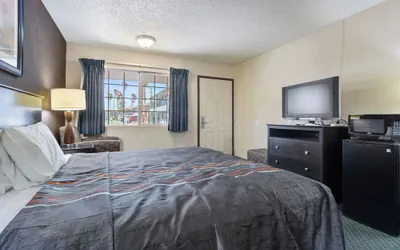 Photo 5 - Economy Inn Barstow