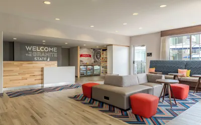 Photo 4 - Hampton Inn Manchester Downtown