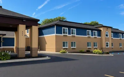 AmericInn by Wyndham Holland MI