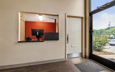 Photo 5 - Suburban Studios Brentwood – Nashville