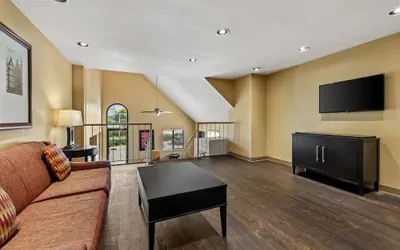 Photo 3 - Suburban Studios Brentwood – Nashville