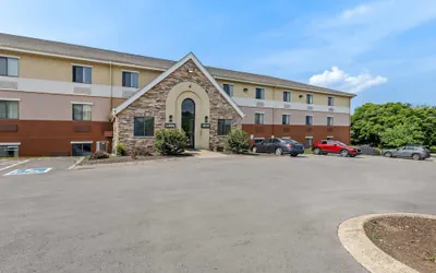 Photo 2 - Suburban Studios Brentwood – Nashville