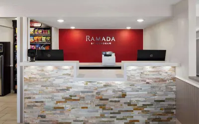 Photo 3 - Ramada by Wyndham Medford Airport North