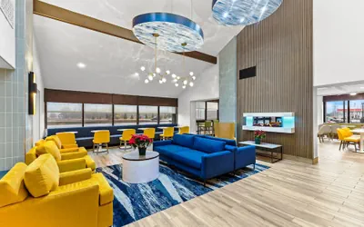 Photo 4 - Comfort Inn & Suites Evansville Airport