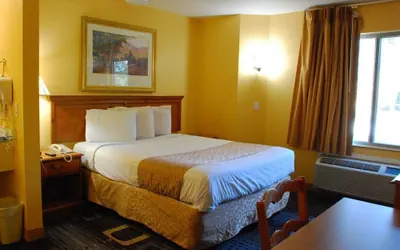Photo 5 - Americas Best Value Inn Addison Dallas